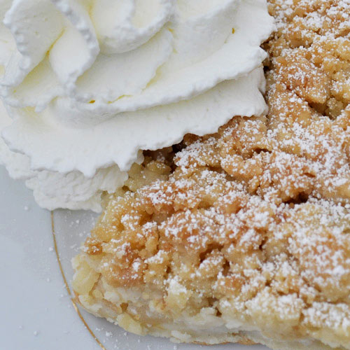 Hofcafe Volker Streuselkuchen Apfelkuchen Sahne